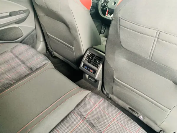 Volkswagen Golf 2.0 TSI GTI DSG 35