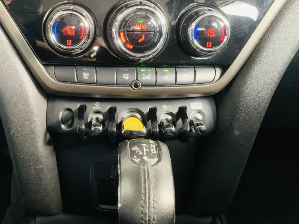 MINI Countryman Cooper SE ALL4 Auto 31