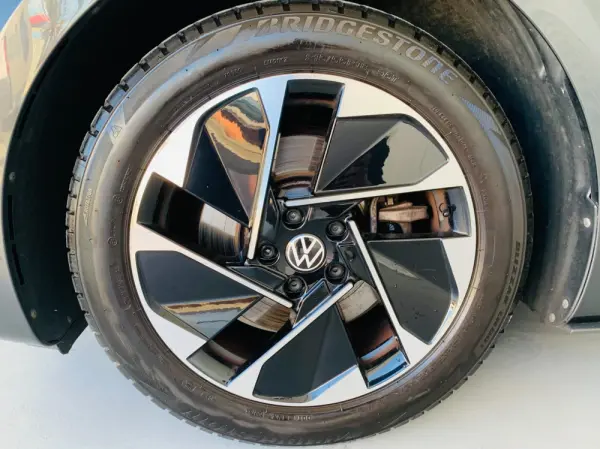 Volkswagen ID.3 Pro Performance 6