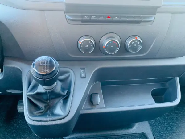 Renault Master 2.3 dCi L3H2 3.5T RD 25