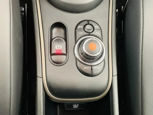 MINI Countryman Cooper SE ALL4 Auto 34