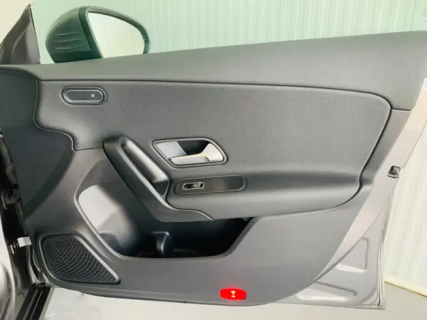 Mercedes-Benz CLA 180 7G-DCT Progressive 42