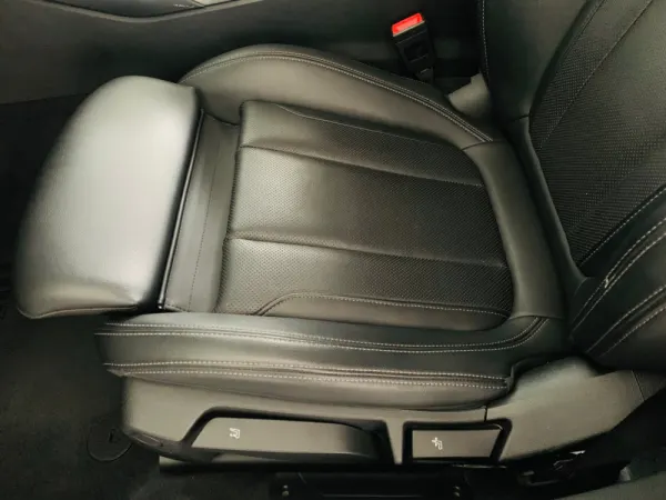 BMW 318 d Touring Auto 9