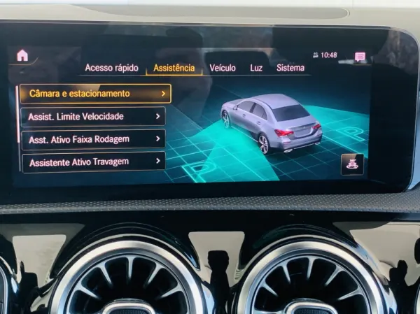 Mercedes-Benz A 180 Limousine d AMG Line 21