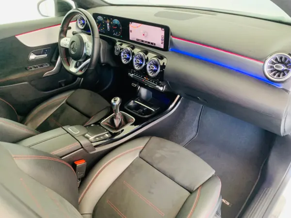 Mercedes-Benz A 180 Limousine d AMG Line 51