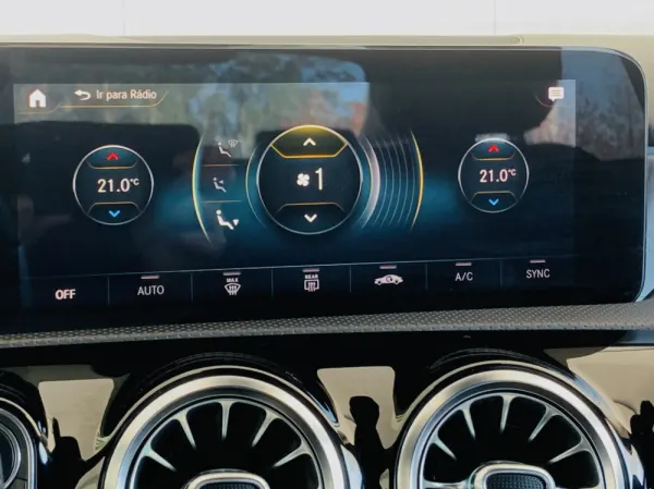 Mercedes-Benz A 180 Limousine d AMG Line 31