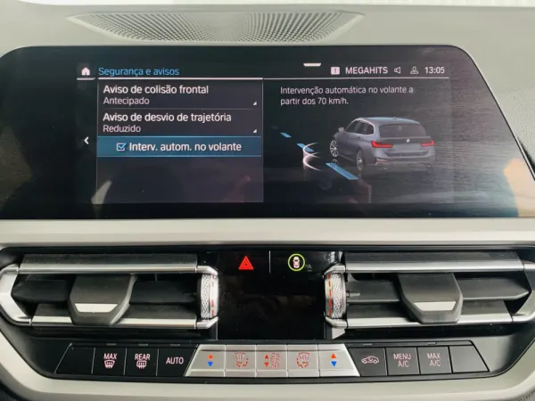 BMW 318 d Touring Auto 31