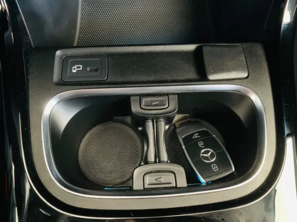 Mercedes-Benz A 180 Limousine d AMG Line 33