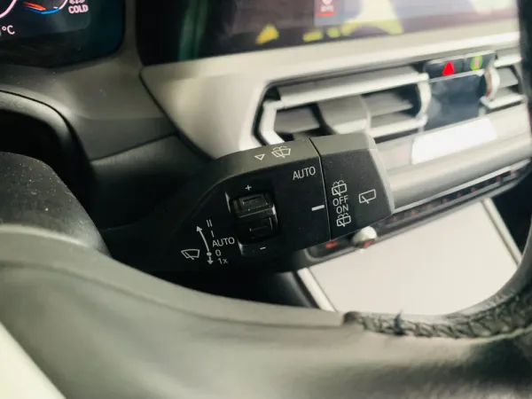 BMW 318 d Touring Auto 16