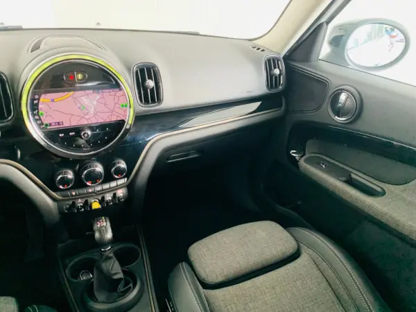 MINI Countryman Cooper SE ALL4 Auto 41