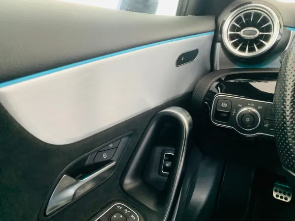 Mercedes-Benz A 180 Limousine d AMG Line 9