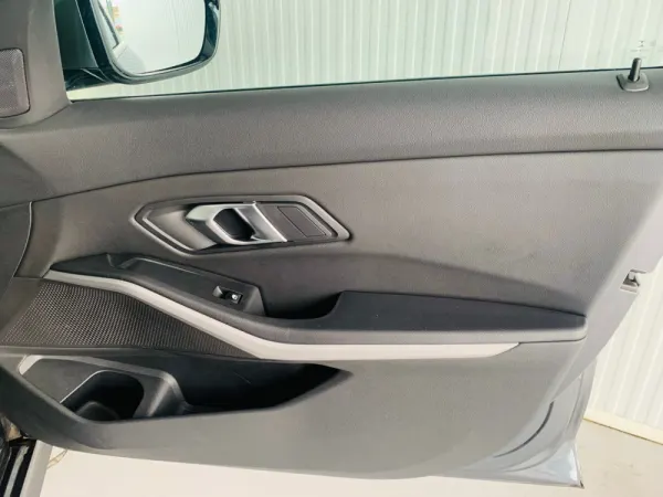 BMW 318 d Touring Auto 51