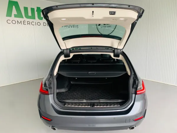 BMW 318 d Touring Auto 45