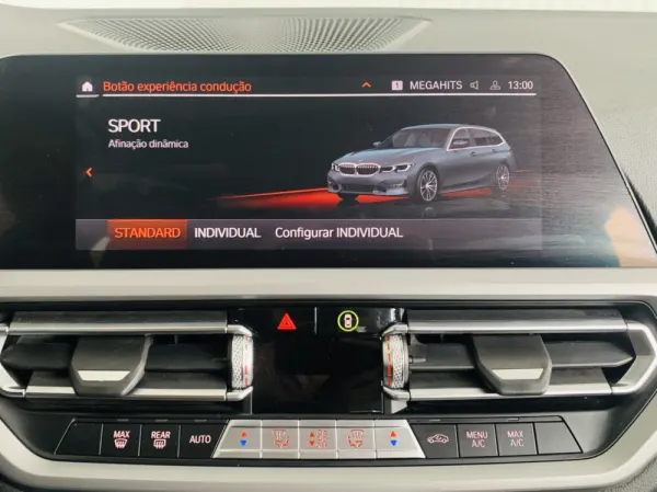 BMW 318 d Touring Auto 33