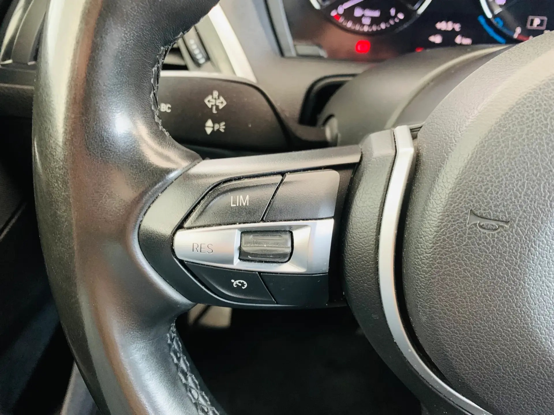 BMW 116 d Pack M Auto 11