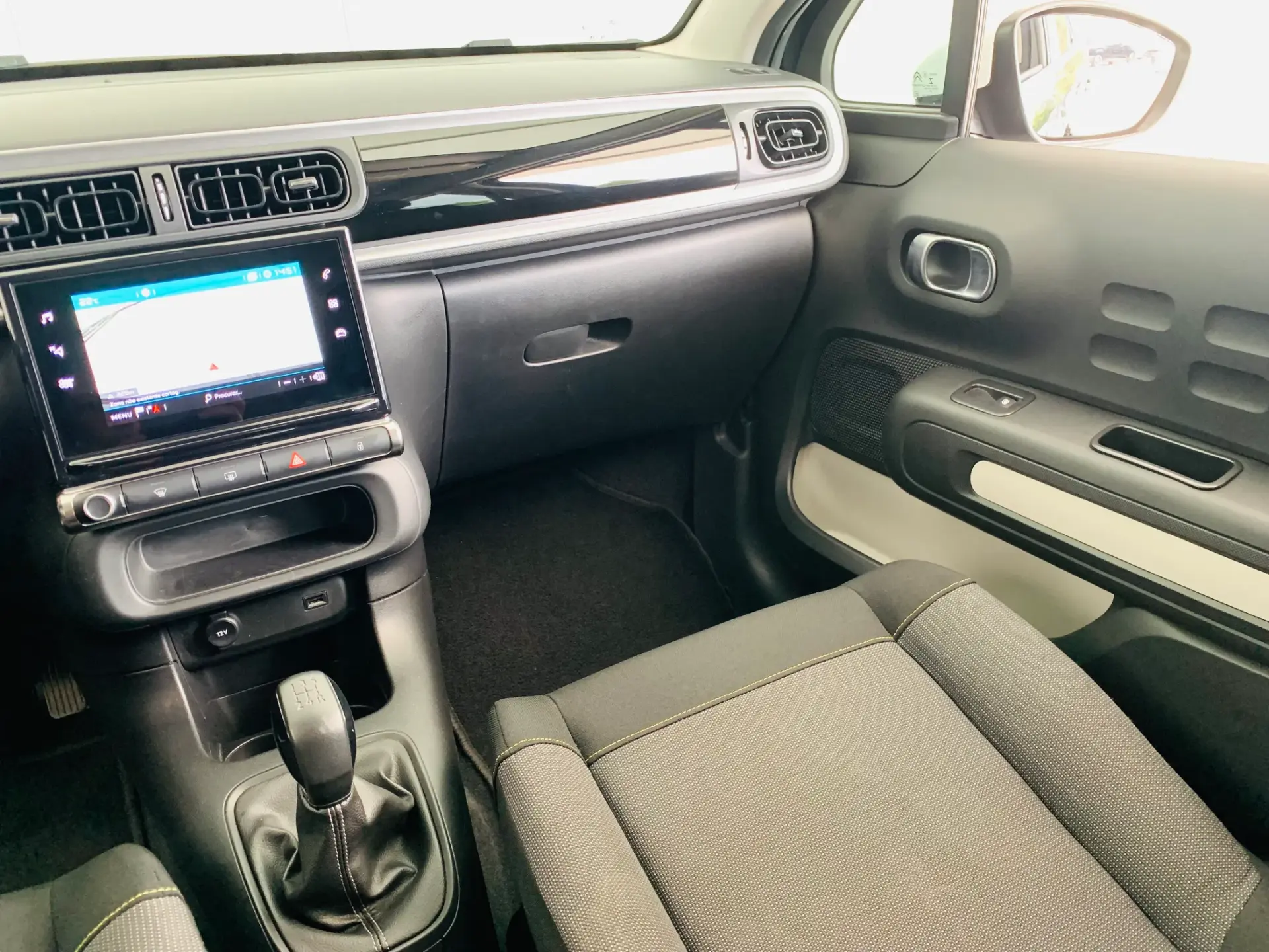 Citroën C3 1.2 PureTech Shine 29