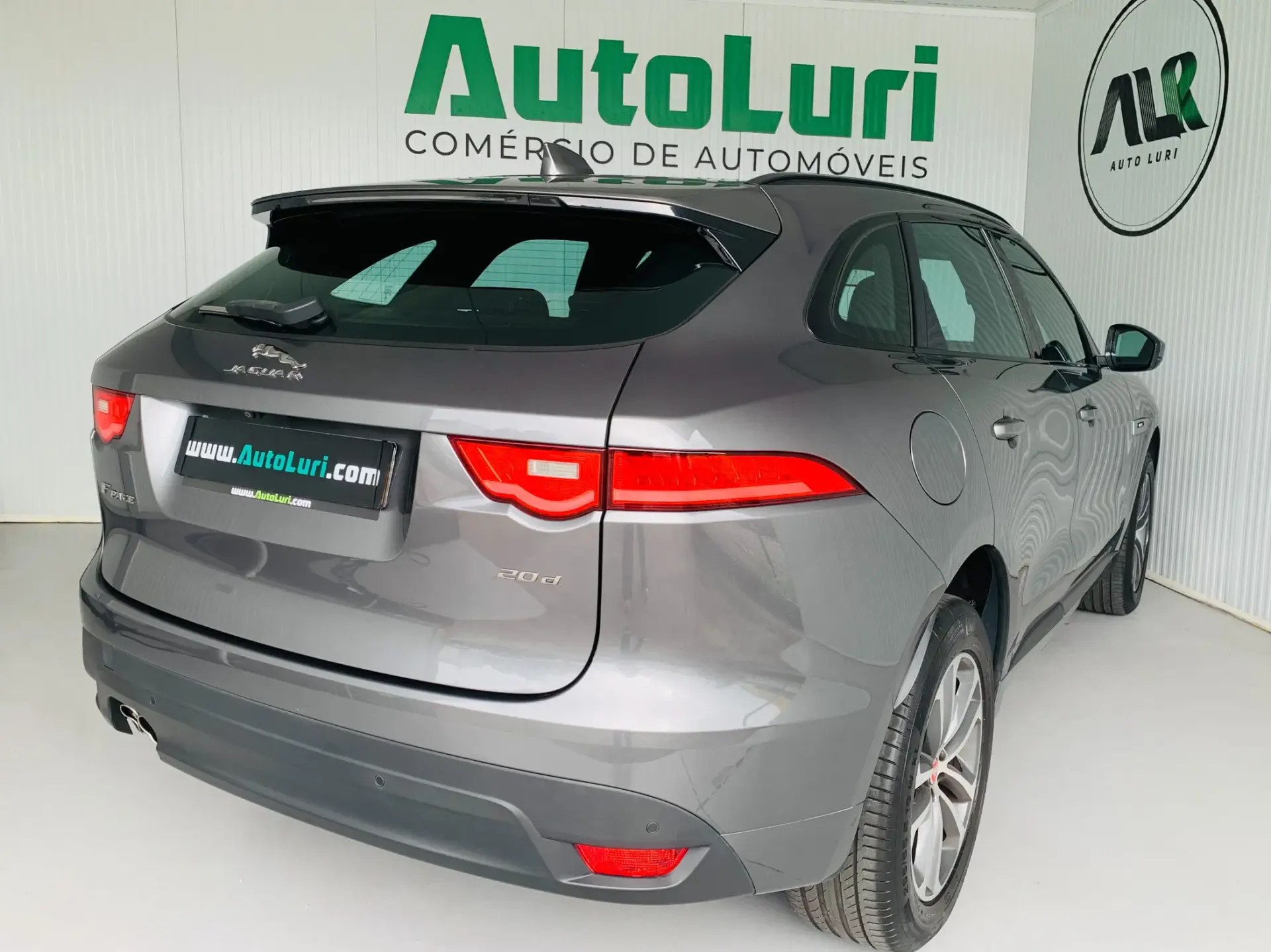 Jaguar F-Pace 2.0 i4D R-Sport AWD 4