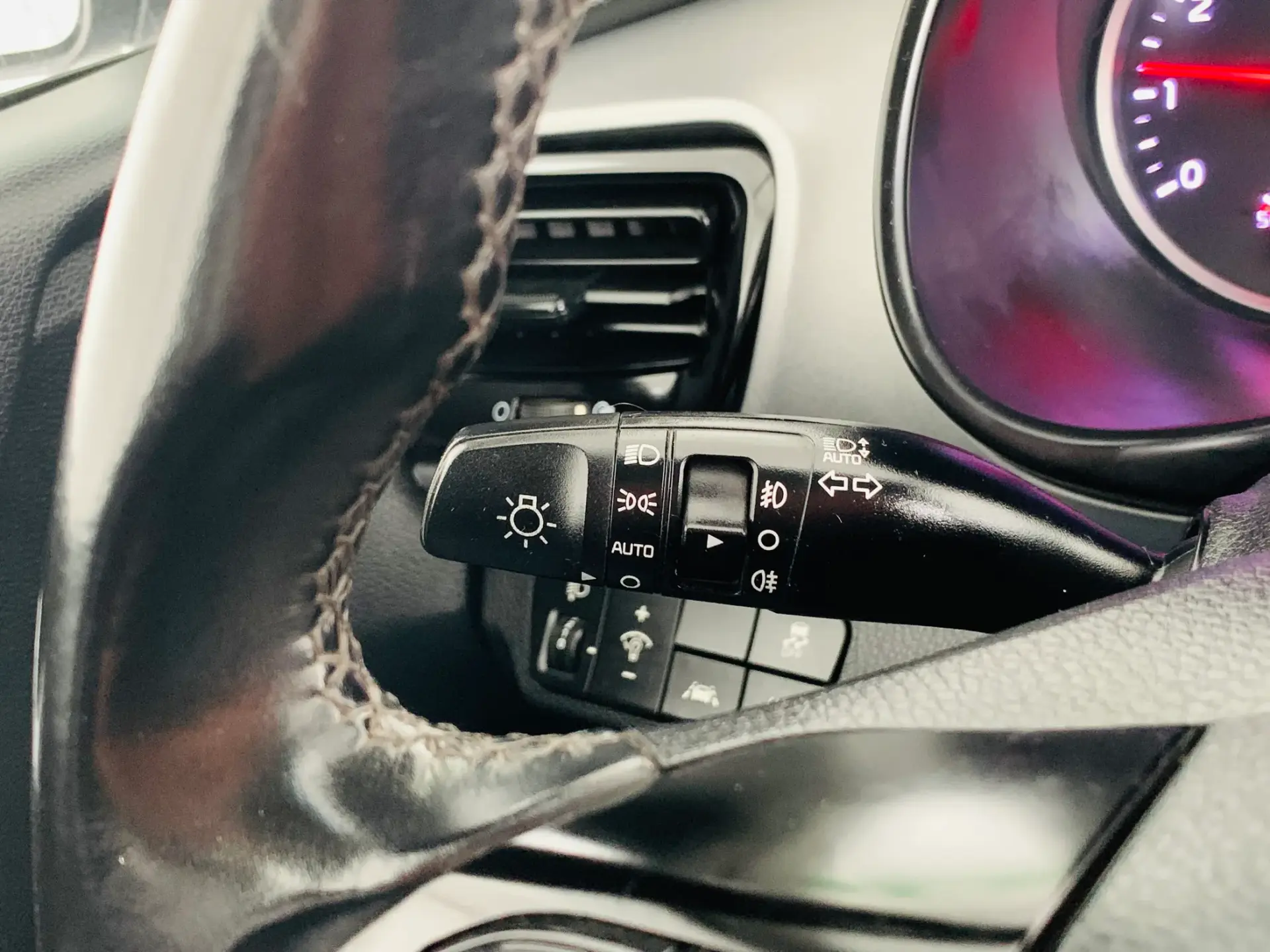 Kia Stonic 1.0 T-GDi EX 14