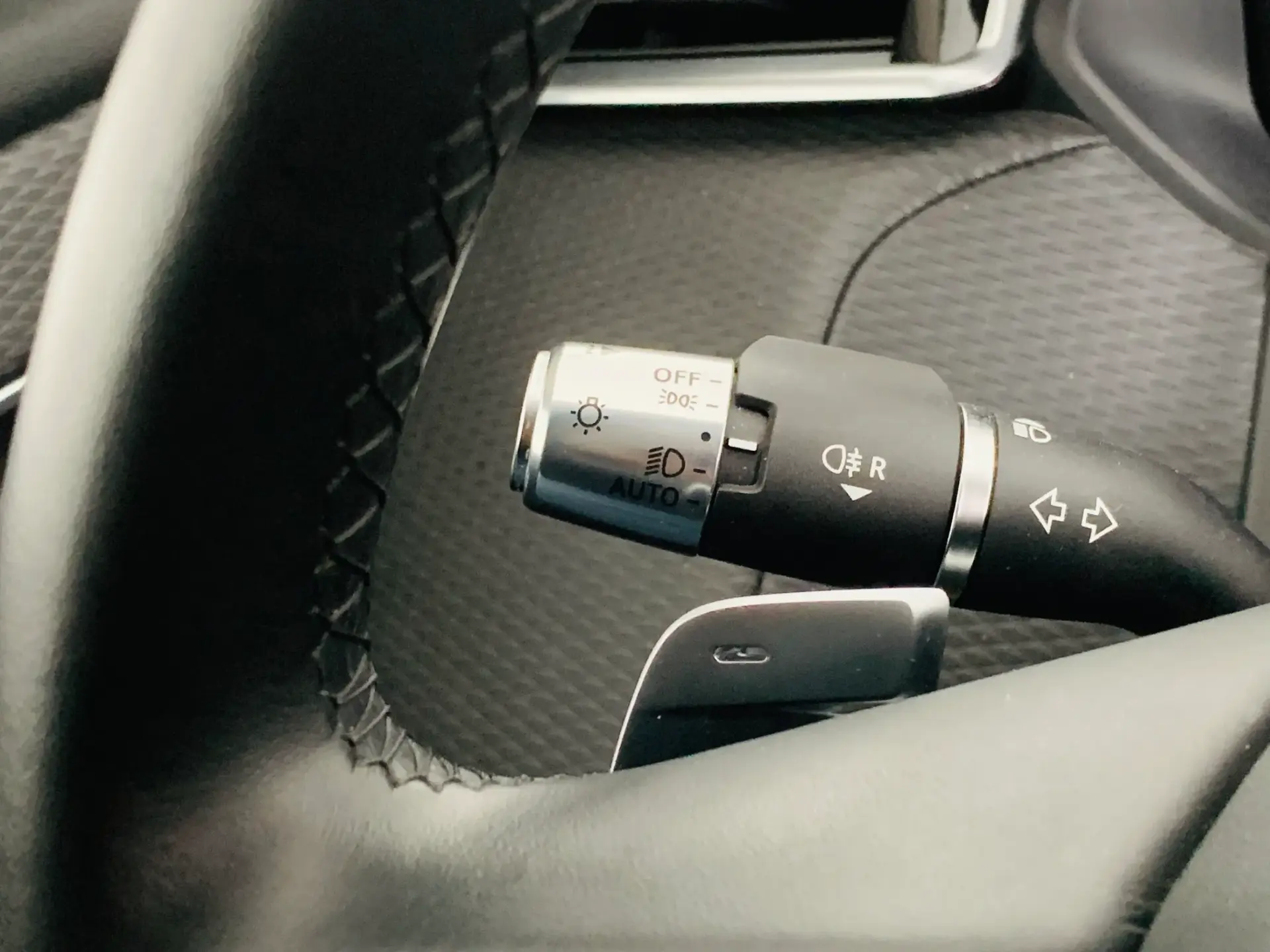 Land Rover Range Rover Velar 2.0 P400e AWD S 15