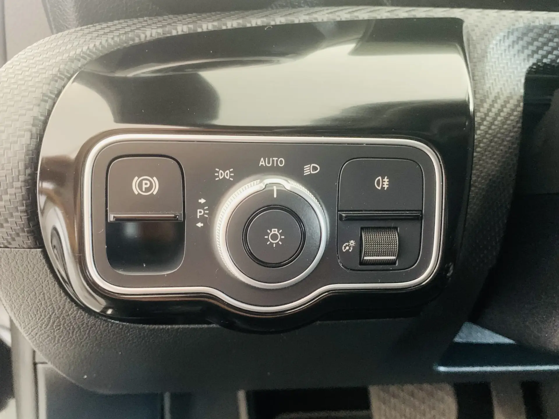 Mercedes-Benz A 250 e Progressive 8