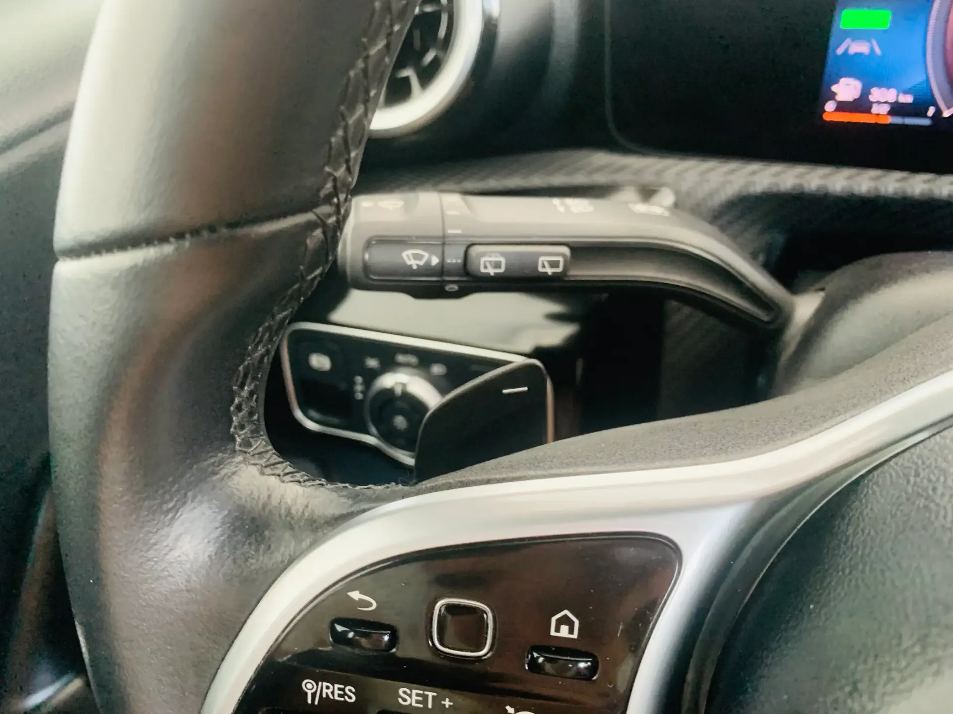 Mercedes-Benz A 250 e Progressive 13