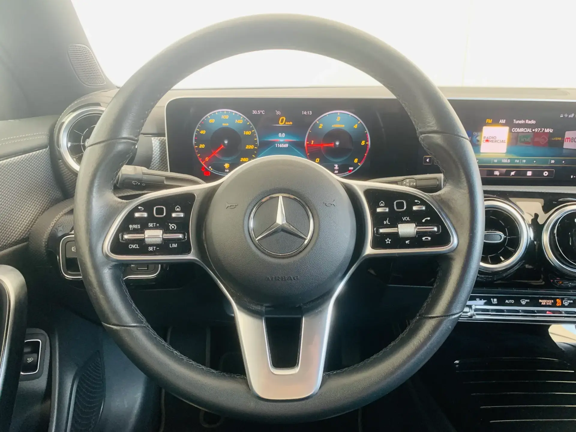 Mercedes-Benz CLA 180 d 7G-DCT Edition 1 10