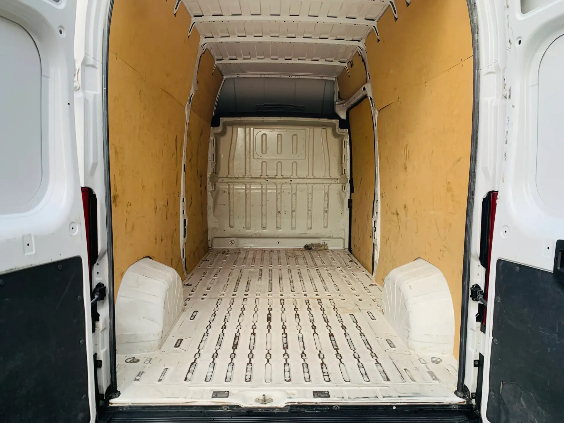 Peugeot Boxer 2.2 BlueHDi 335 L3 CD 5