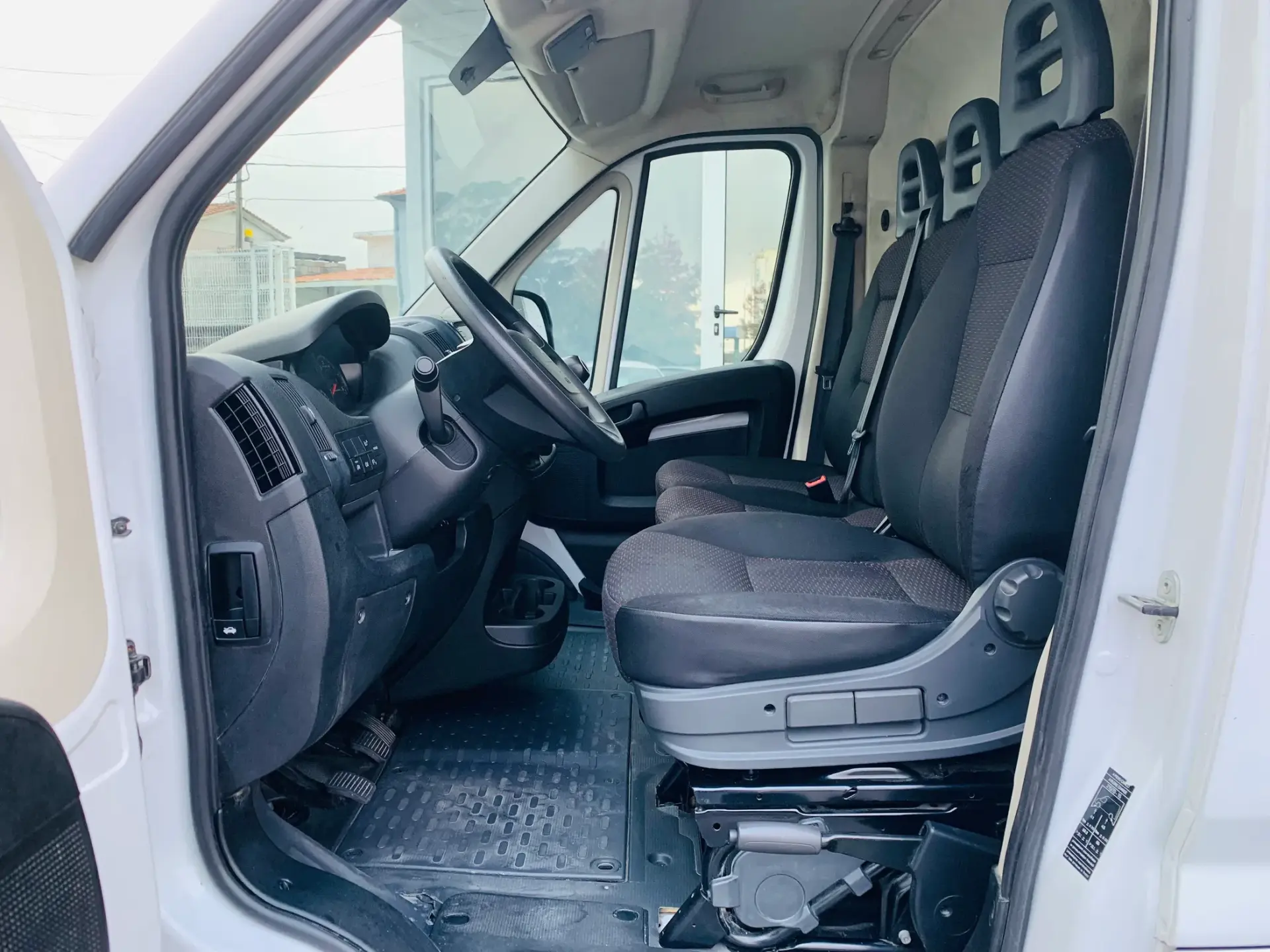 Peugeot Boxer 2.2 BlueHDi 335 L3 CD 12