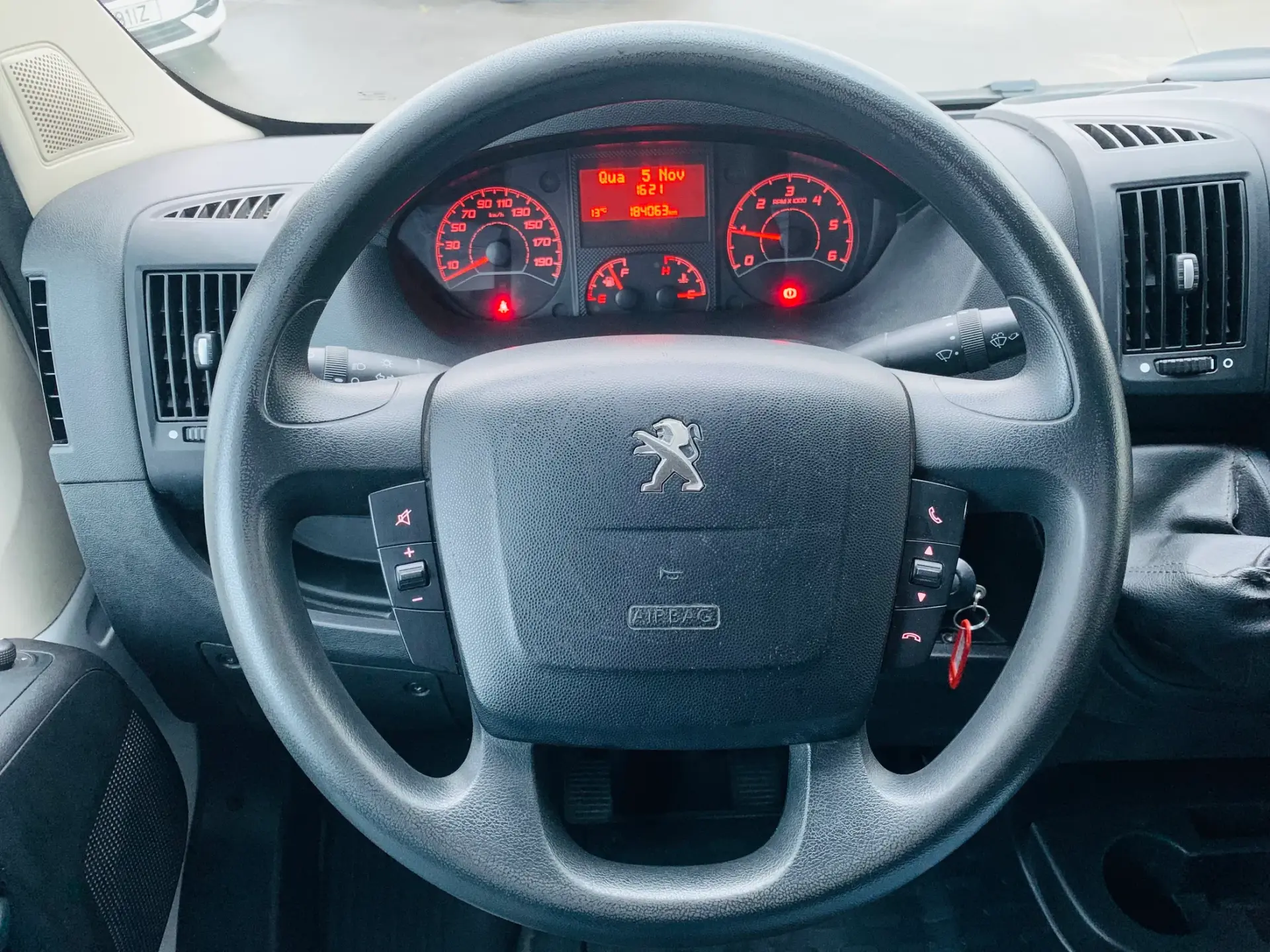 Peugeot Boxer 2.2 BlueHDi 335 L3 CD 14