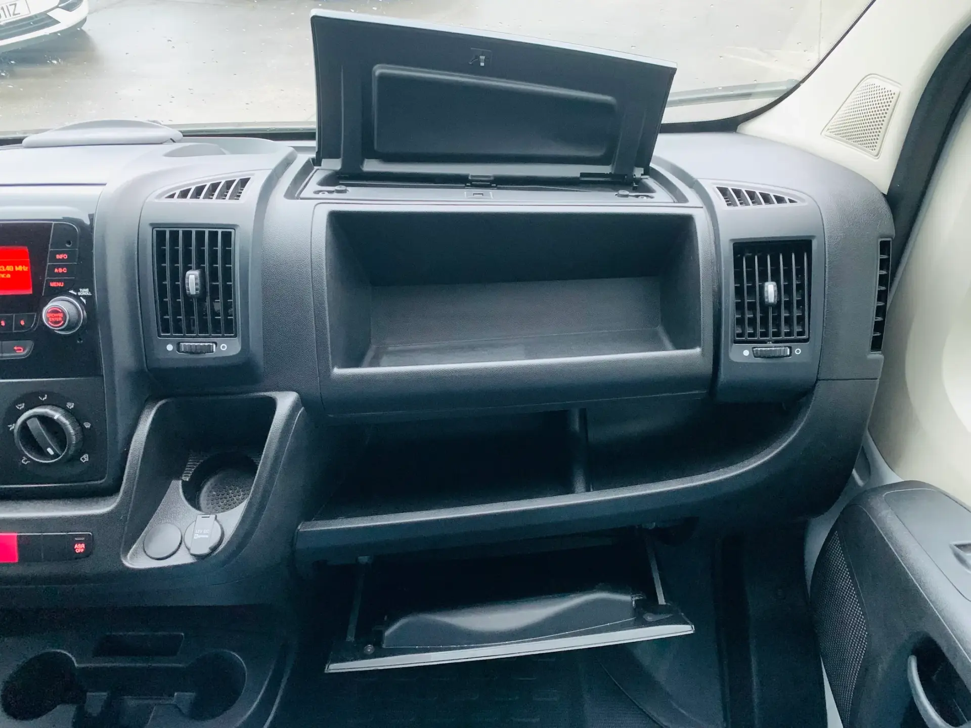 Peugeot Boxer 2.2 BlueHDi 335 L3 CD 25