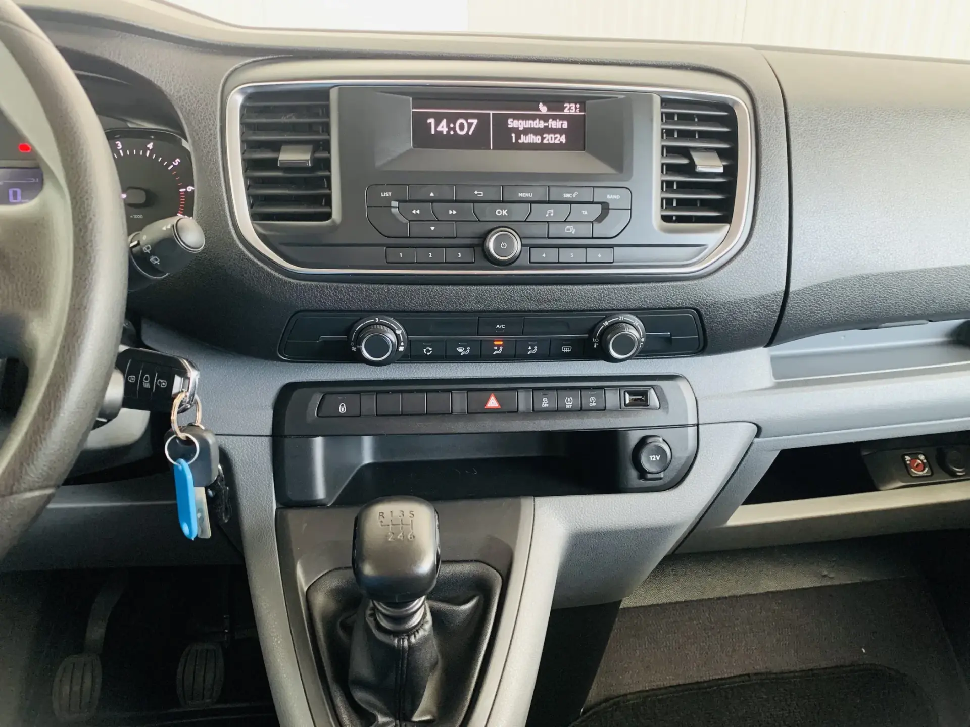 Peugeot Expert 1.5 BlueHDi L2H1 Semi-Vidrado 15