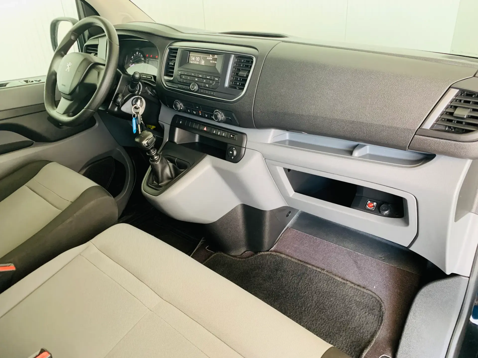 Peugeot Expert 1.5 BlueHDi L2H1 Semi-Vidrado 22