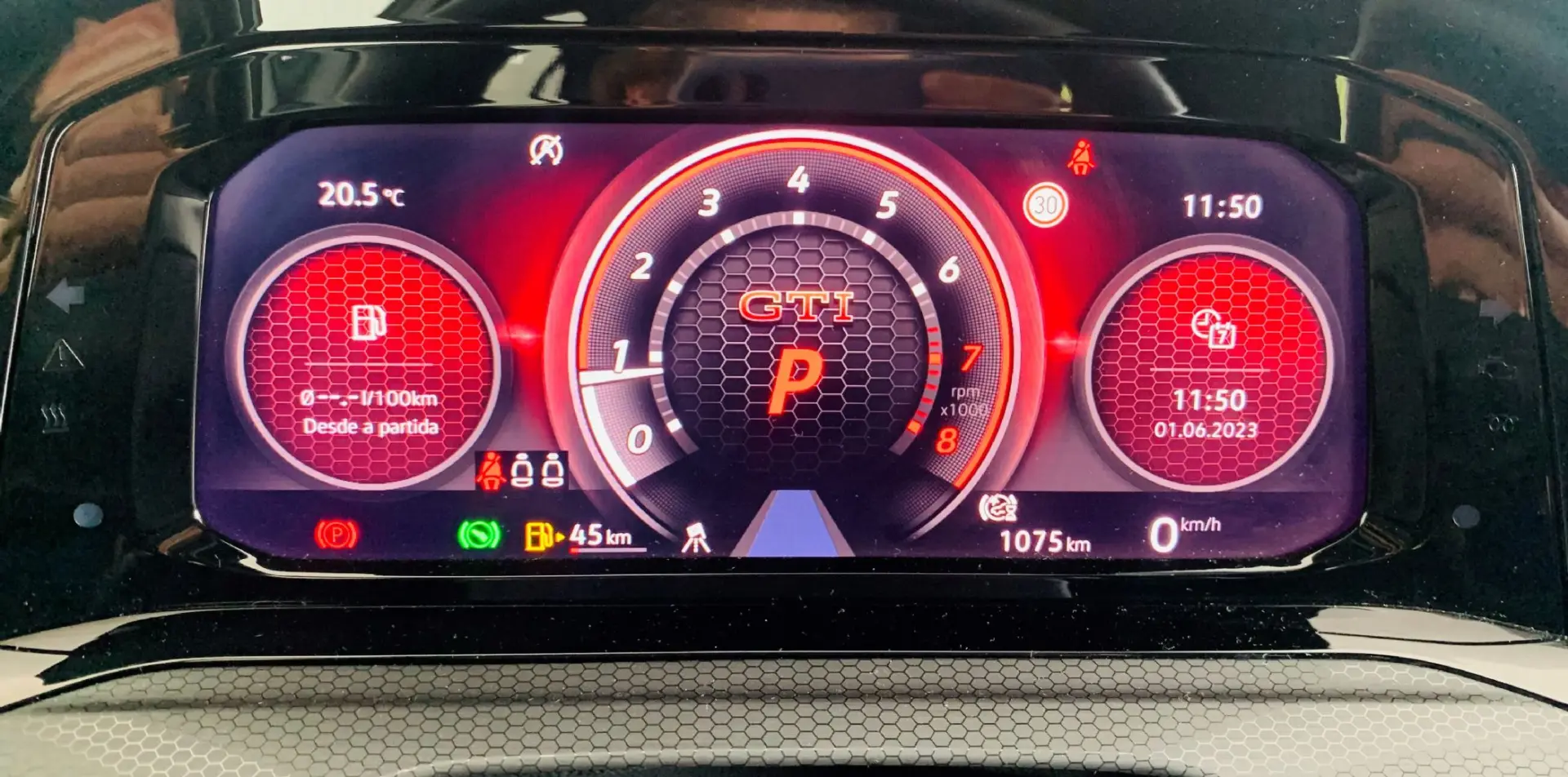 Volkswagen Golf 2.0 TSI GTI DSG 14