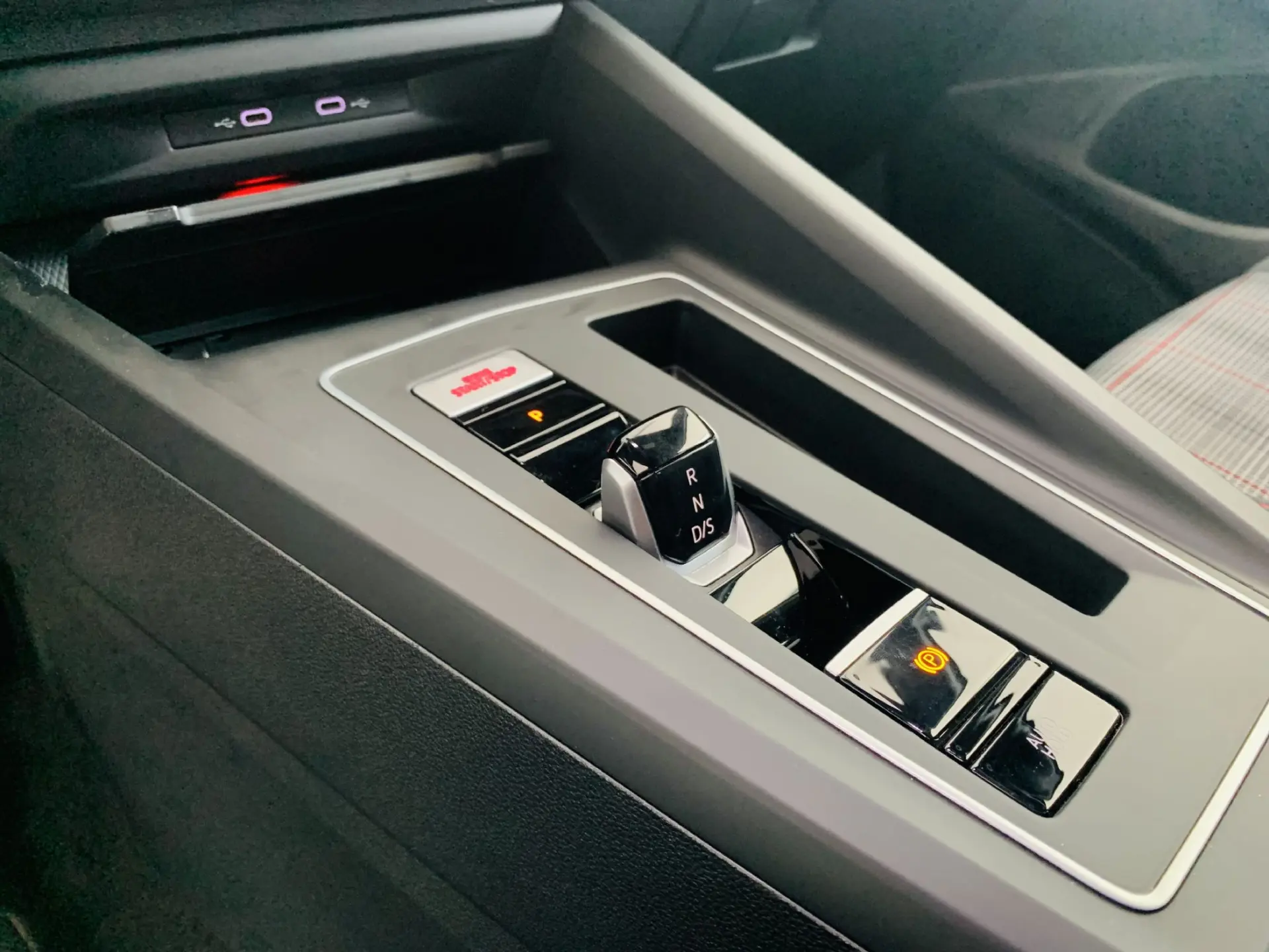 Volkswagen Golf 2.0 TSI GTI DSG 25