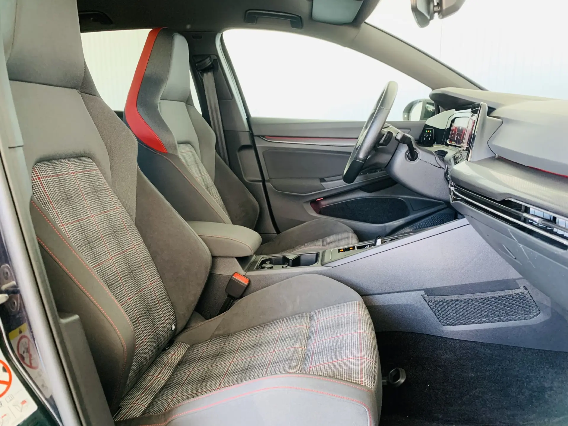 Volkswagen Golf 2.0 TSI GTI DSG 37