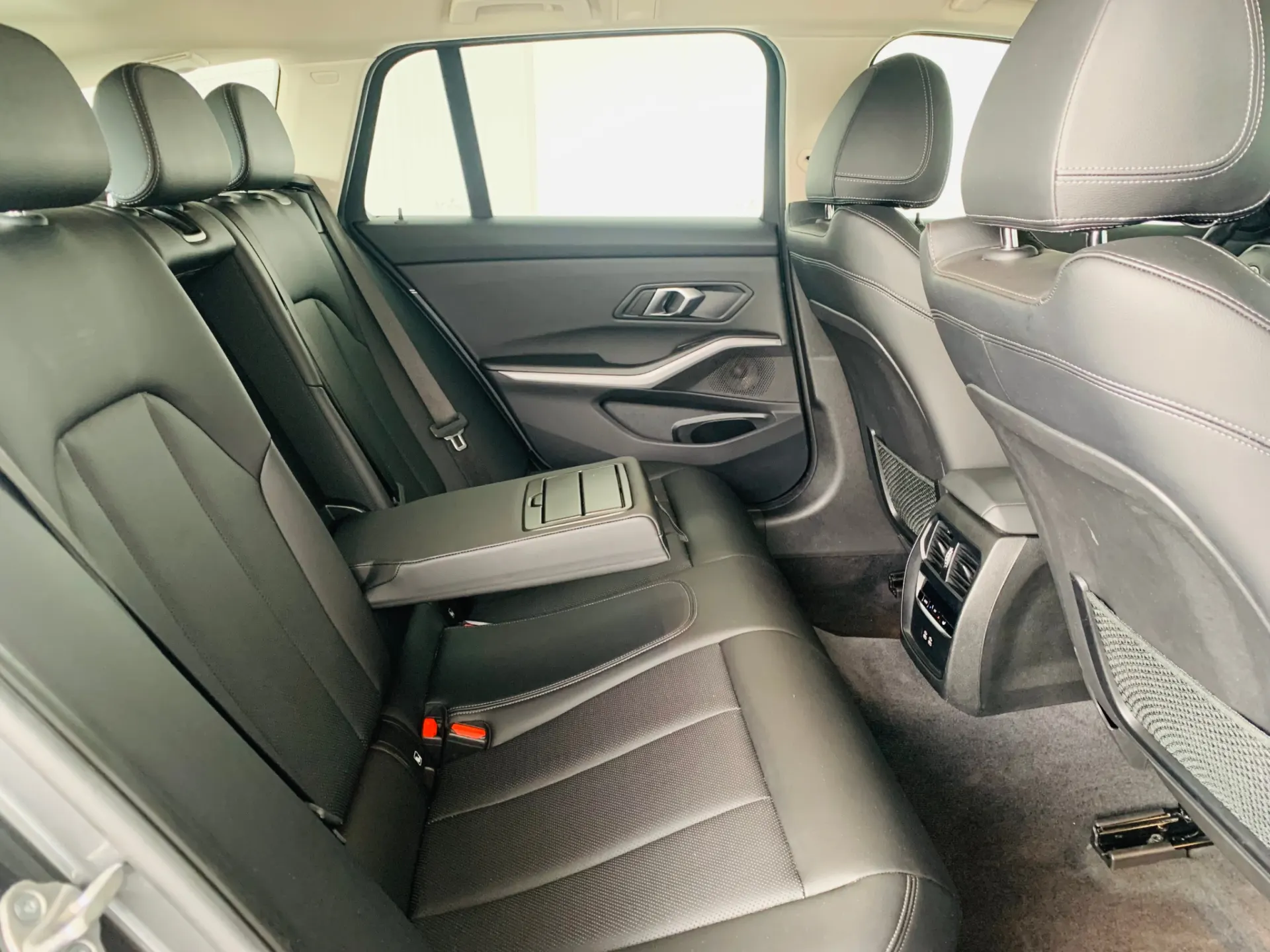 BMW 318 d Touring Auto 49