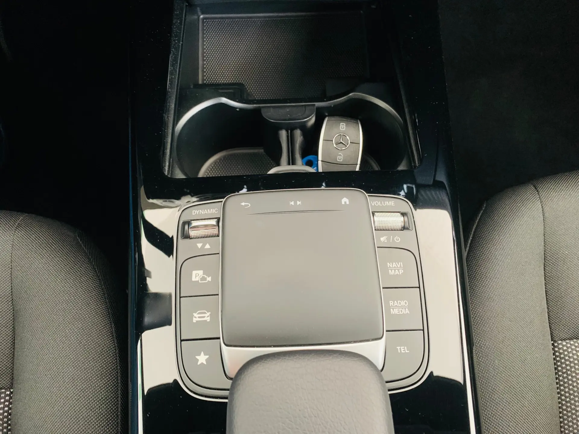 Mercedes-Benz CLA 180 7G-DCT Progressive 26