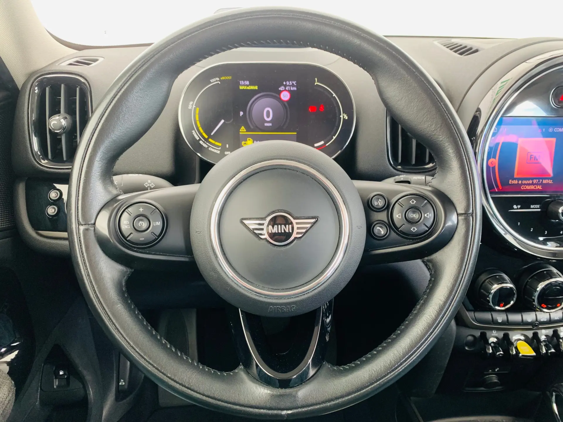 MINI Countryman Cooper SE ALL4 Auto 10