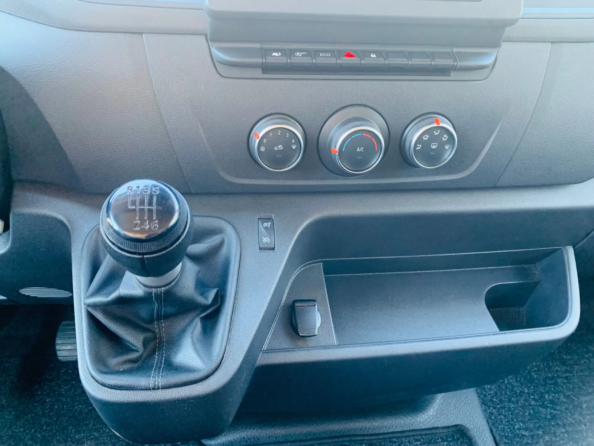 Renault Master 2.3 dCi L3H2 3.5T RD 25