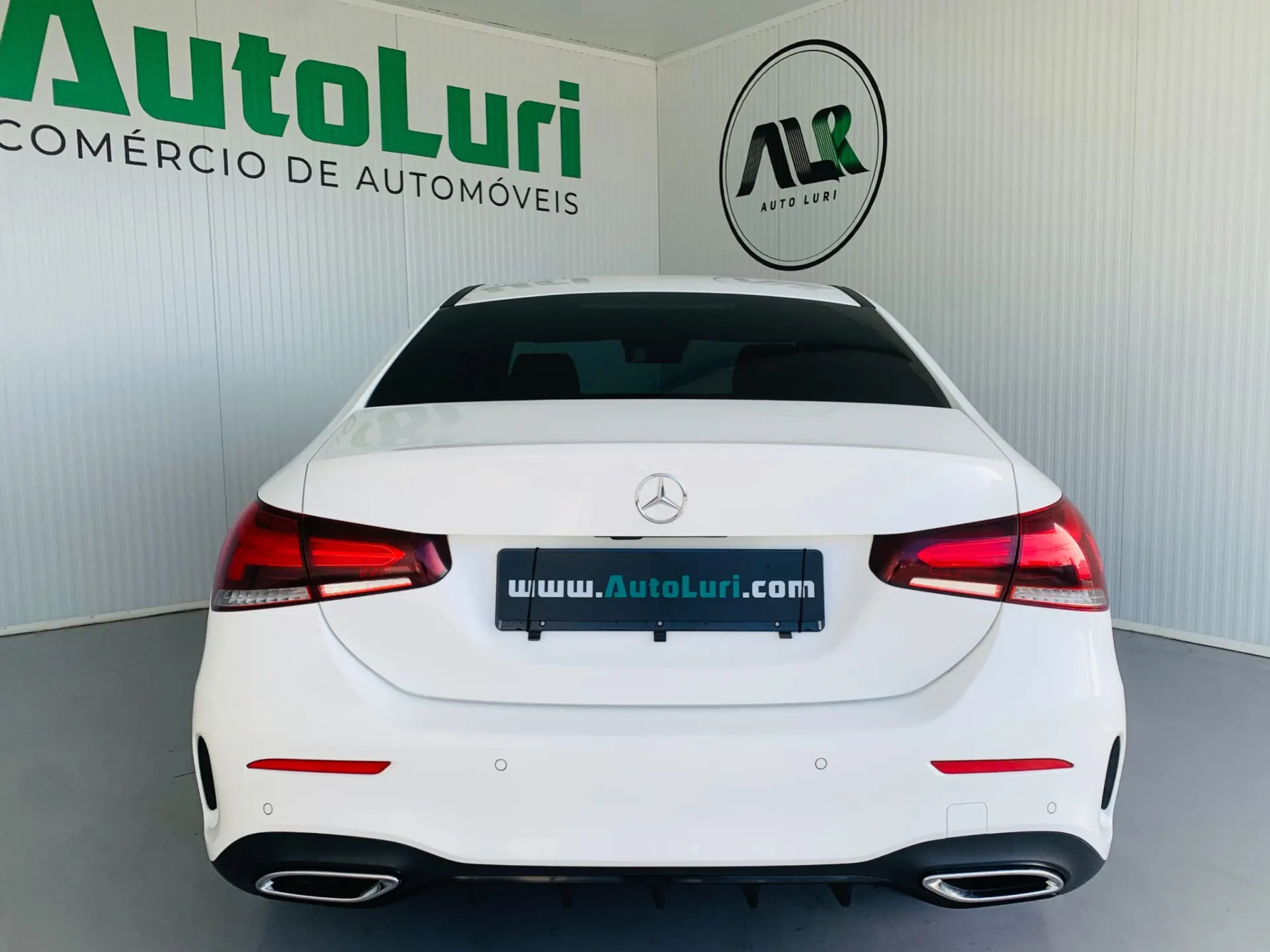 Mercedes-Benz A 180 Limousine d AMG Line 3