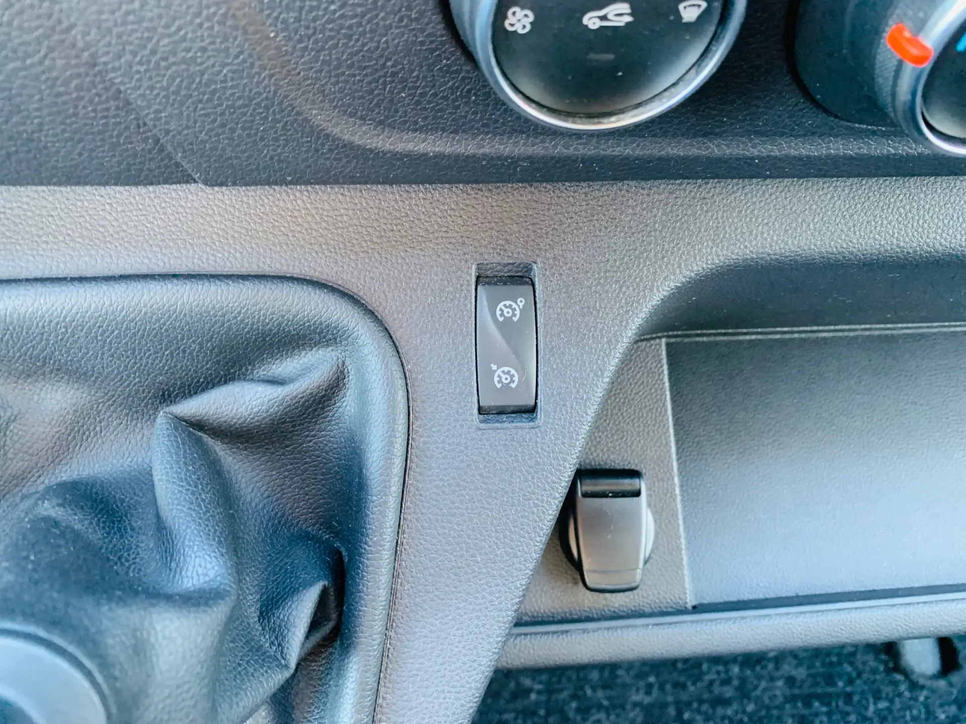 Renault Master 2.3 dCi L3H2 3.5T RD 26