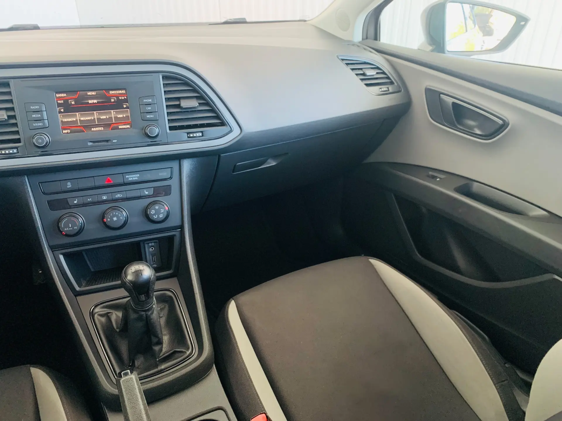 SEAT Leon 1.6 TDi Style 27