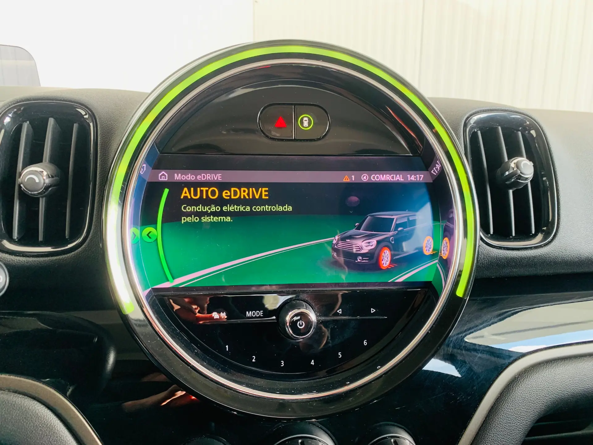 MINI Countryman Cooper SE ALL4 Auto 28