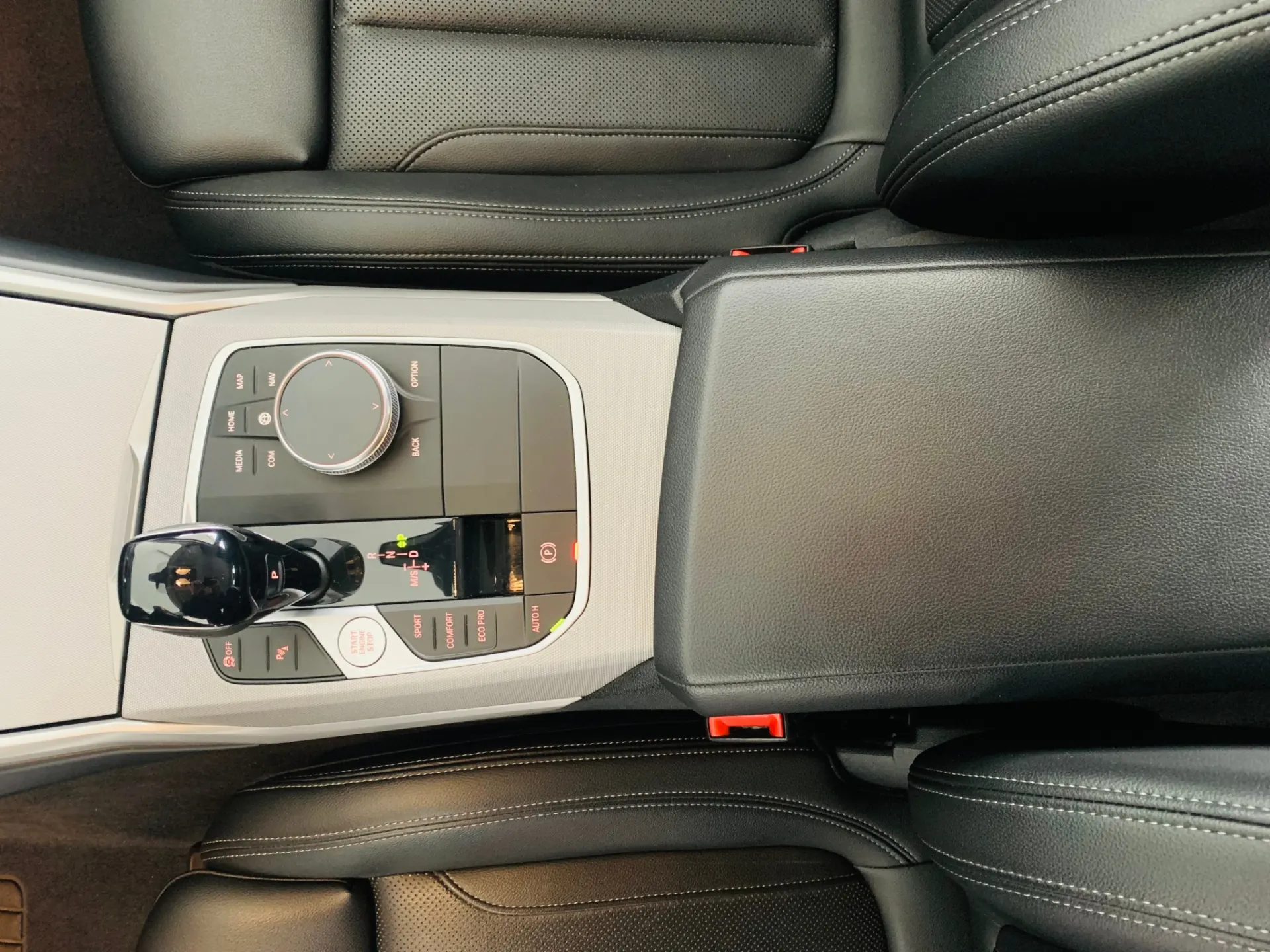 BMW 318 d Touring Auto 37