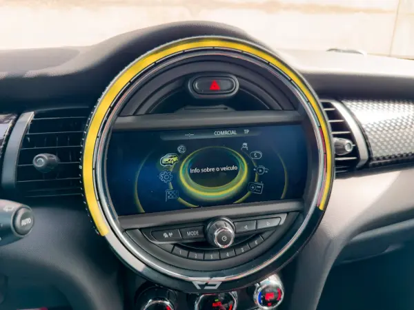 MINI 3 Portas John Cooper Works Auto Desportiva 23