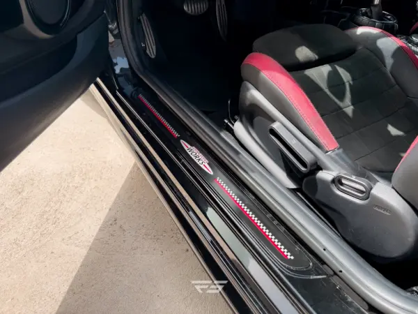 MINI 3 Portas John Cooper Works Auto Desportiva 14