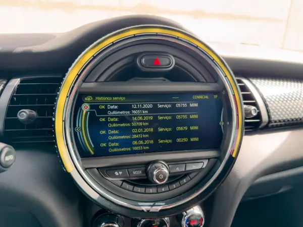 MINI 3 Portas John Cooper Works Auto Desportiva 25