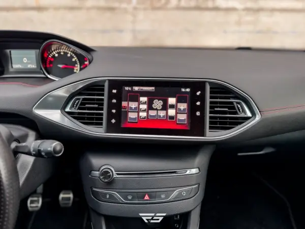 Peugeot 308 1.6 e-THP GTi 25