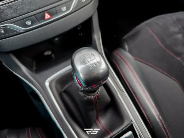 Peugeot 308 1.6 e-THP GTi 41