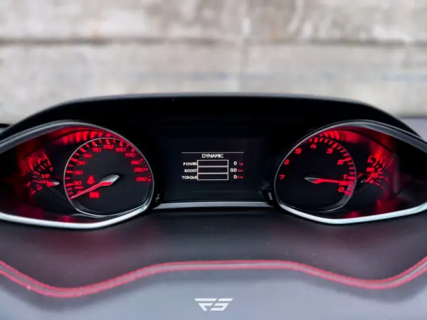 Peugeot 308 1.6 e-THP GTi 30